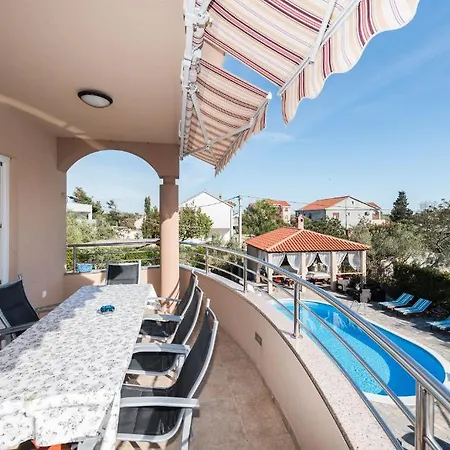 Apartmants Ivana & Toni 아파트 *