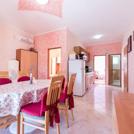 Apartmants Ivana & Toni 프리블라카